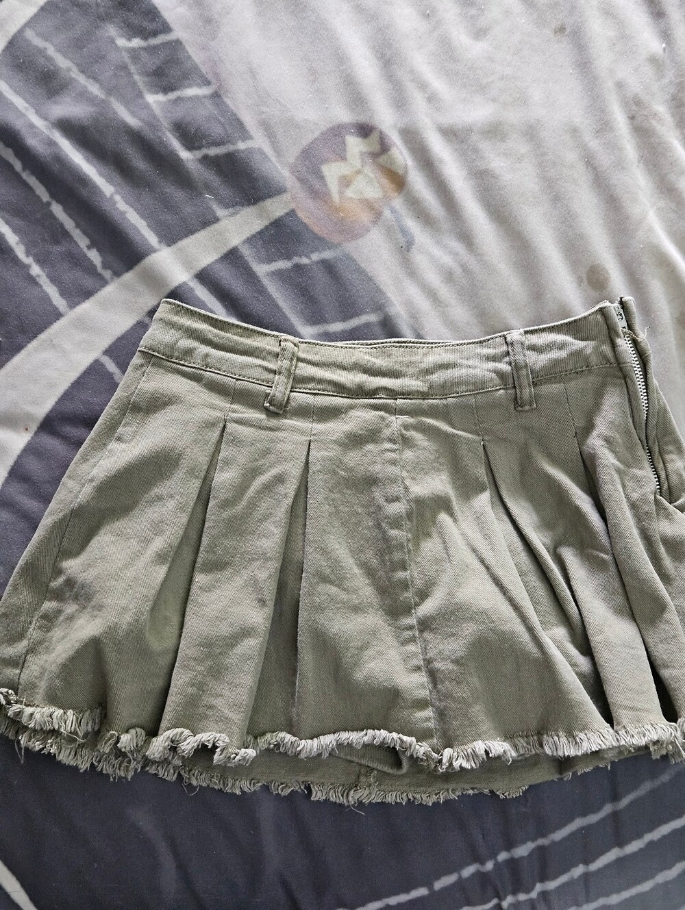 SHEIN Olive Green Cotton Skort with Pleated Detail